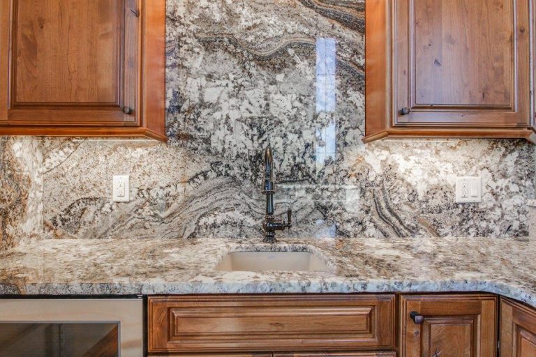 Granite backsplash in kitchen - Pros and cons of installation